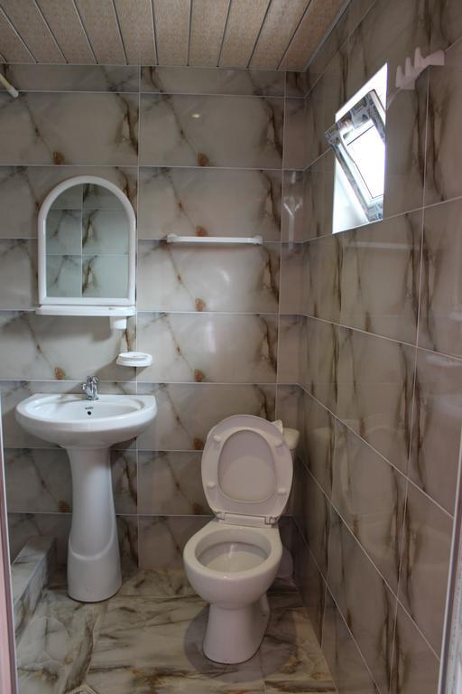 Sweetnight Hotel Местия Стая снимка