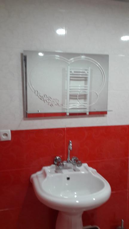 Sweetnight Hotel Местия Екстериор снимка